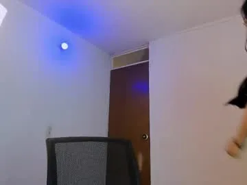 aveangela – webcam model profile photo Image 14