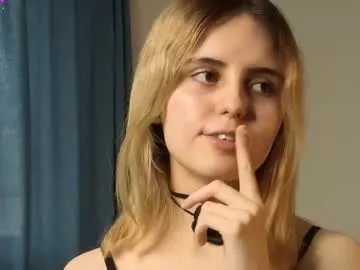 milaa008 – webcam model profile photo Image 5