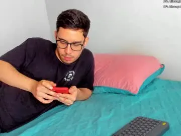 pinkypuppa – webcam model profile photo Image 5