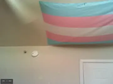 petites_perles – webcam model profile photo Image 15