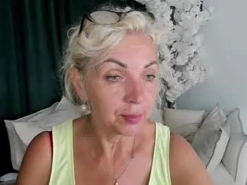 icyhoneybite – webcam model profile photo Image 3