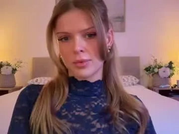 angelsofaurora – webcam model profile photo Image 2