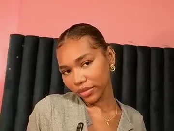 lothlori – webcam model profile photo Image 7