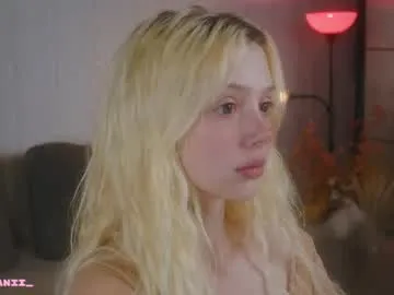 ginavalentinna – webcam model profile photo Image 5