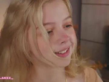 ginavalentinna – webcam model profile photo Image 7