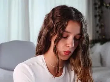 pinkypuppa – webcam model profile photo Image 2