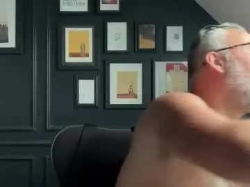 blue_bow – webcam model profile photo Image 18