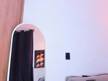 sellapink – webcam model profile photo Image 3