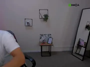 mia_wintermood – webcam model profile photo Image 8