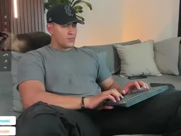 sexy_hot_friends_ – webcam model profile photo Image 10