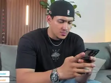 sexy_hot_friends_ – webcam model profile photo Image 3