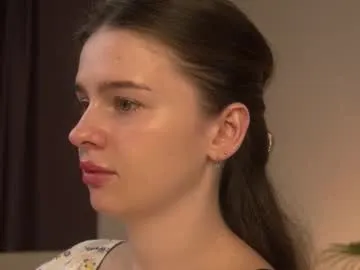 lunaolivia_ – webcam model profile photo