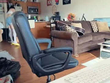 pinkypuppa – webcam model profile photo Image 2