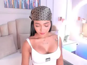 charis_hill – webcam model profile photo Image 16