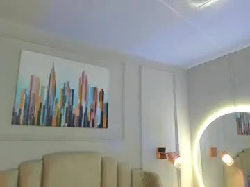 charis_hill – webcam model profile photo Image 7