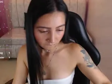 tiameakin – webcam model profile photo Image 12