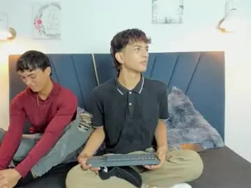 karlenegries – webcam model profile photo Image 6