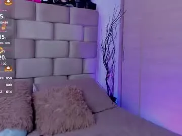 playussoftly – webcam model profile photo Image 5