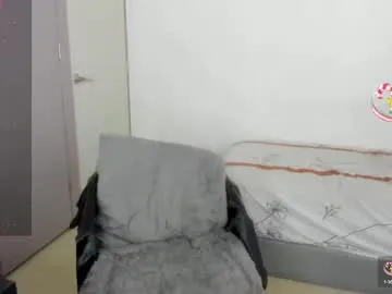 chan_pak – webcam model profile photo Image 7