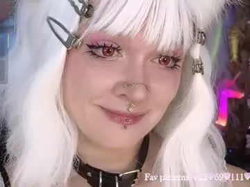 ErikaBonnie – webcam model profile photo Image 13