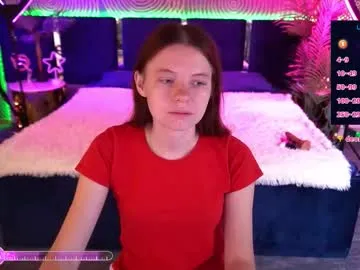 tynniee – webcam model profile photo Image 17