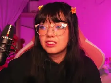 shiny_lily – webcam model profile photo Image 3