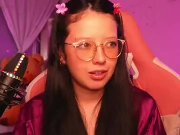 shiny_lily – webcam model profile photo Image 4