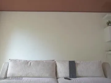 truuuly_yours – webcam model profile photo Image 2