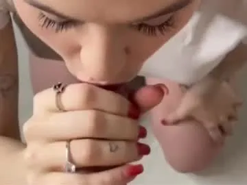 double_magic_ – webcam model profile photo Image 2