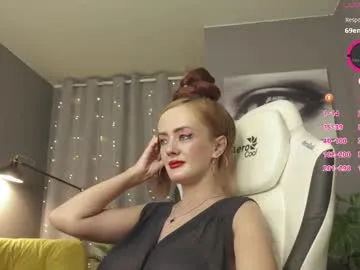 shiny_lily – webcam model profile photo Image 4