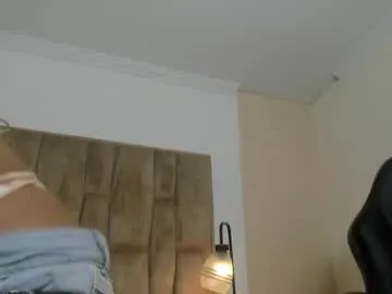 angelsofaurora – webcam model profile photo Image 4