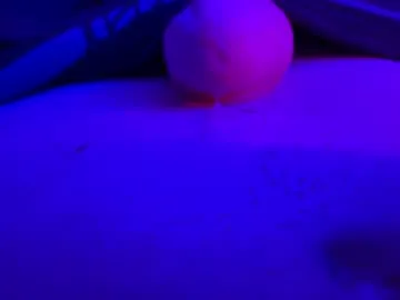 loving_ladies – webcam model profile photo Image 2