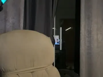 _arry – webcam model profile photo Image 14