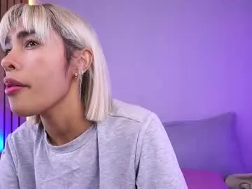 sayluna – webcam model profile photo Image 2