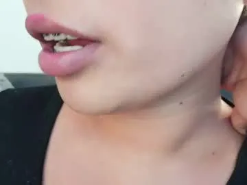 ariellateska – webcam model profile photo Image 18