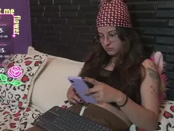 hemiplekta – webcam model profile photo Image 4