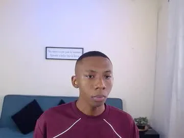 poison_milf_ – webcam model profile photo Image 14