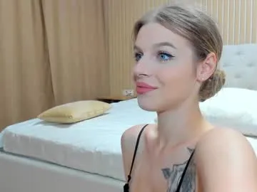 emiilycampbell – webcam model profile photo Image 18