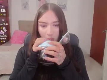 tiameakin – webcam model profile photo Image 5