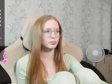 EvelynMills – webcam model profile photo Image 10