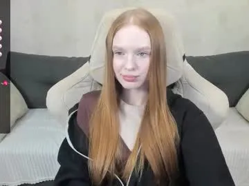 EvelynMills – webcam model profile photo Image 13