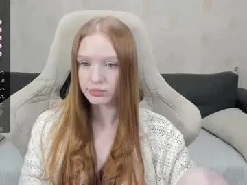 EvelynMills – webcam model profile photo Image 14