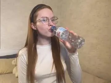 EvelynMills – webcam model profile photo Image 4