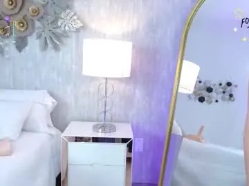 roxannegomez_ – webcam model profile photo Image 16