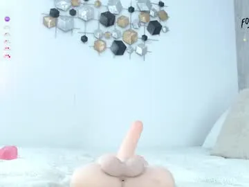 roxannegomez_ – webcam model profile photo Image 4