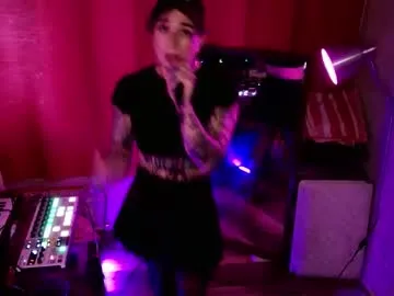 loney__tunes – webcam model profile photo Image 10