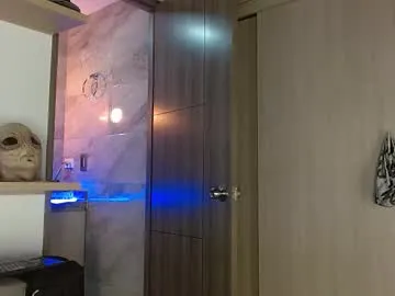 ErikaBonnie – webcam model profile photo Image 11