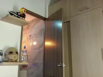 ErikaBonnie – webcam model profile photo Image 5