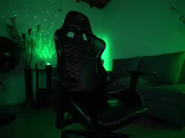 straight__friends – webcam model profile photo Image 10