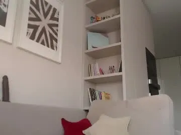 little_sharol – webcam model profile photo Image 5